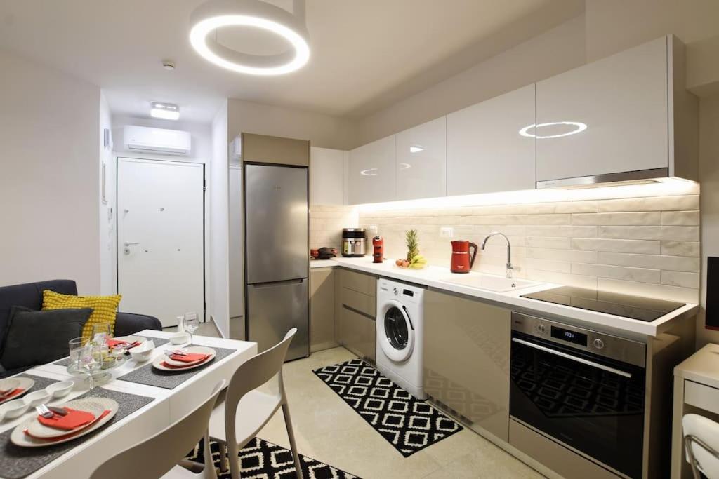 Uni Cozy City Apartment Rhodes City Exteriör bild
