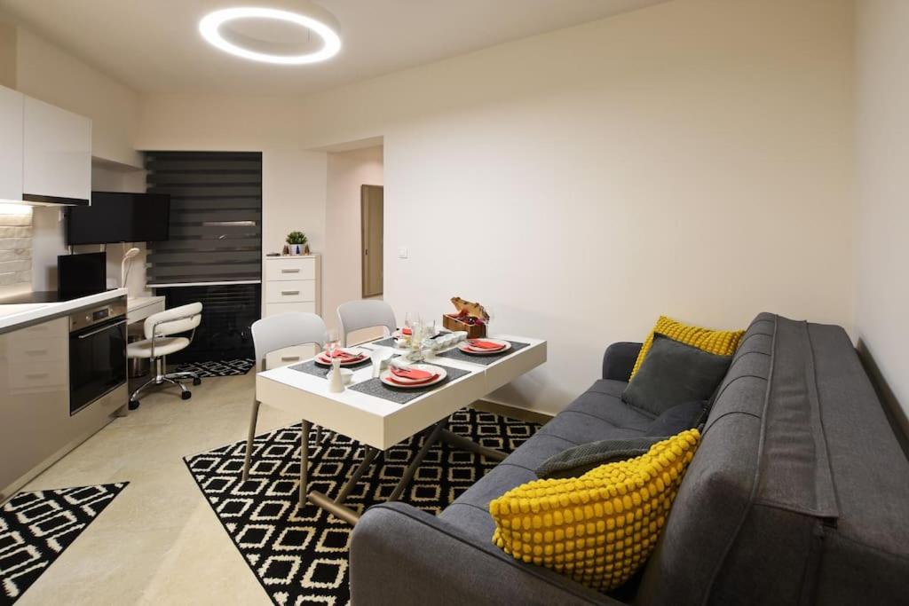 Uni Cozy City Apartment Rhodes City Exteriör bild